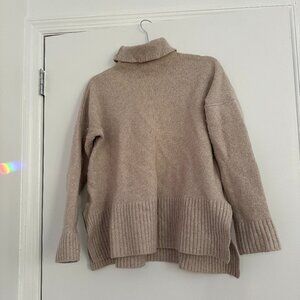 Lou & Grey Turtleneck in beige